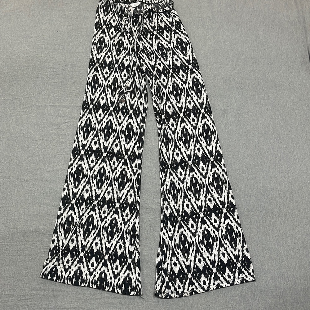 Elan Beach Black and White Pants